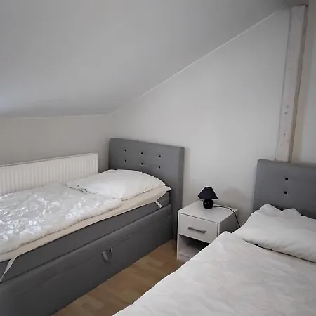 Appartement Ferienwohnung Neptun Am Brunnenplatz Zentrum *