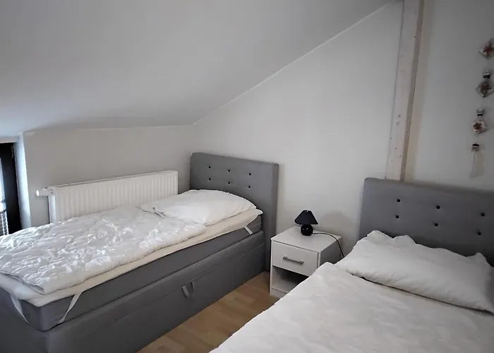 Appartement Ferienwohnung Neptun Am Brunnenplatz Zentrum *